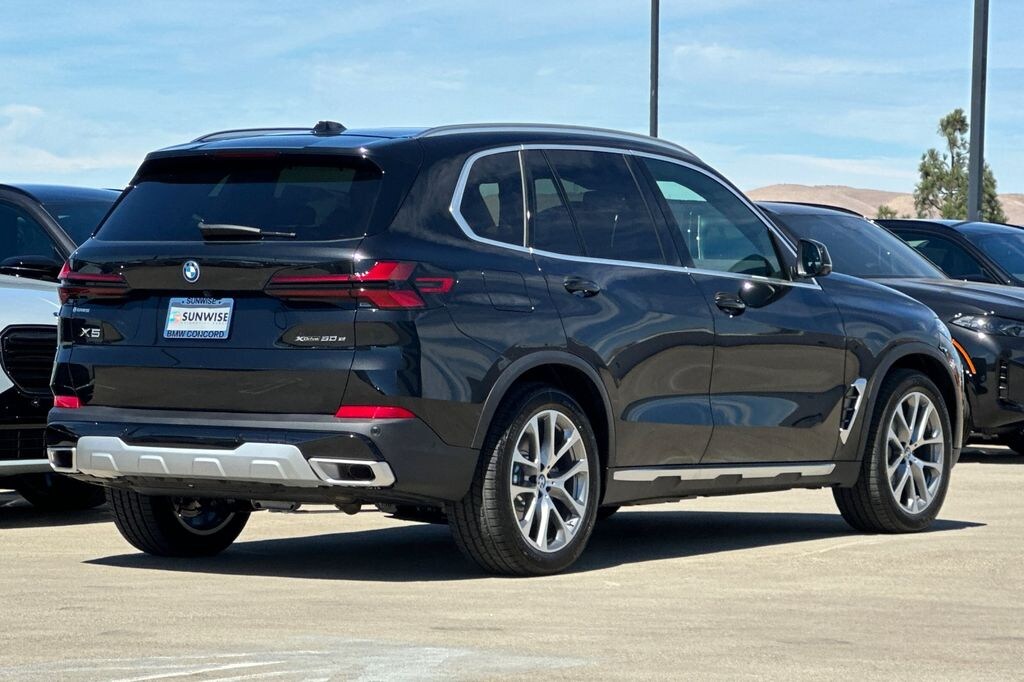 New 2026 BMW X5 PHEV xDrive50e SUV