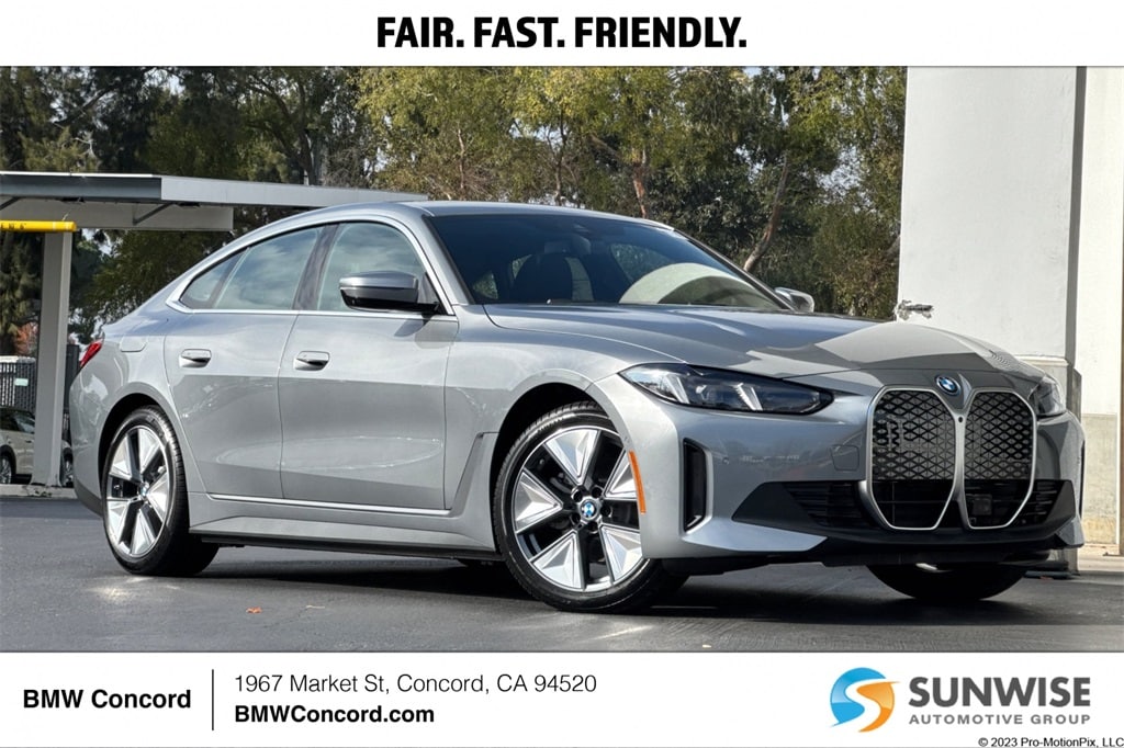 2025 BMW i4 40's photo