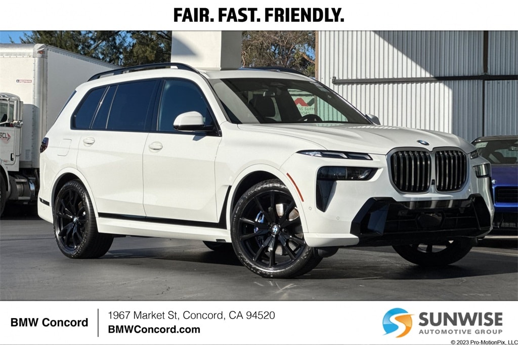 2023 BMW X7 40i's photo