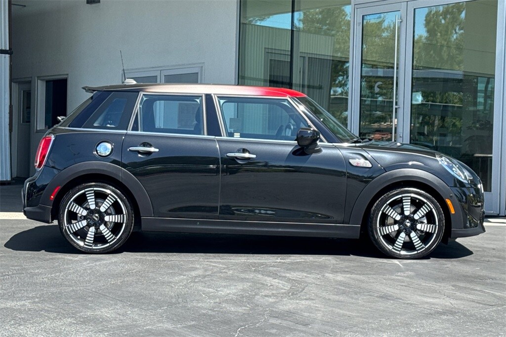2023 Mini Cooper 4 Door S Hardtop photo 3