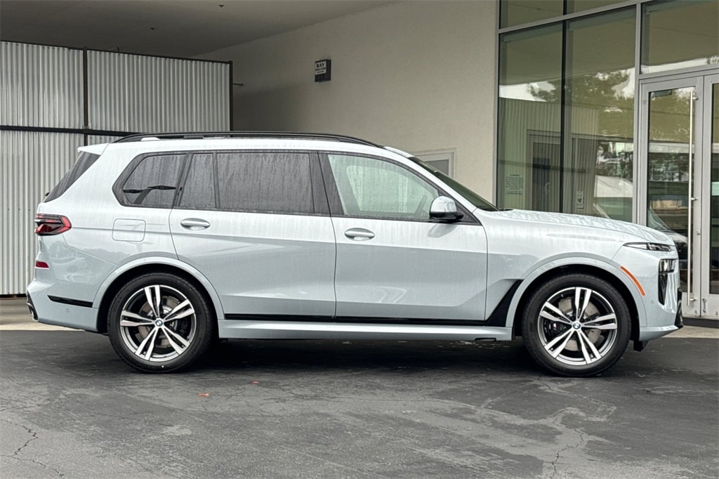 New 2026 BMW X7 xDrive40i SUV