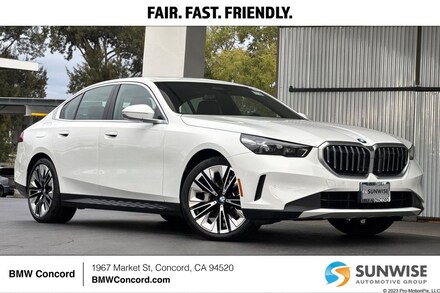 2025 BMW 530i Sedan