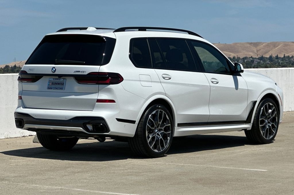 New 2027 BMW X7 xDrive40i SUV