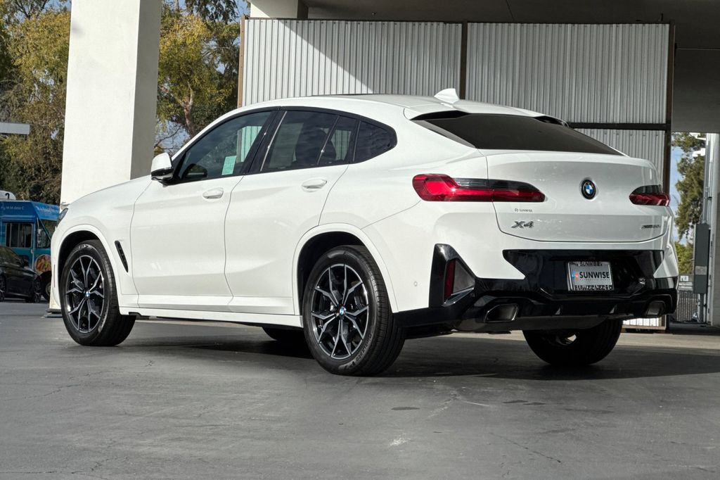 2025 BMW X4 30i - Photo 6