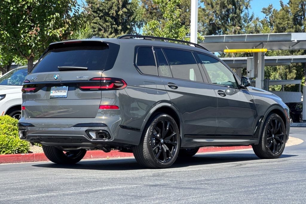New 2027 BMW X7 xDrive40i SUV