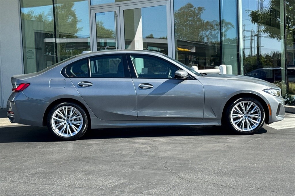 2023 Bmw 330i photo 2