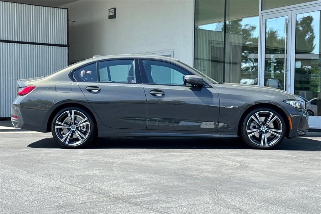 2023 Bmw 330e photo 3