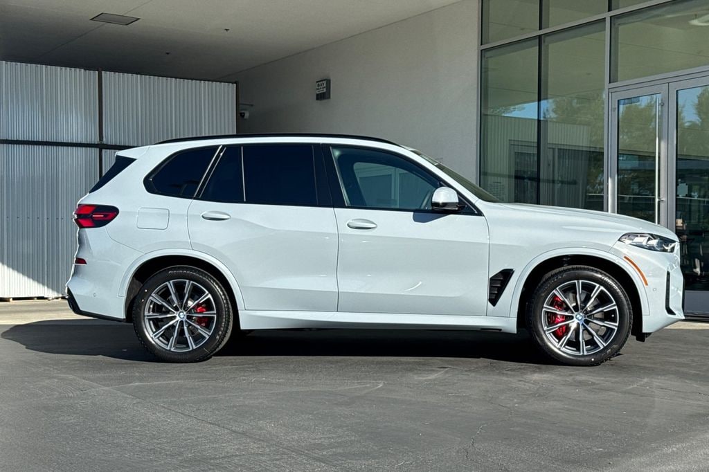 New 2026 BMW X5 xDrive40i SUV