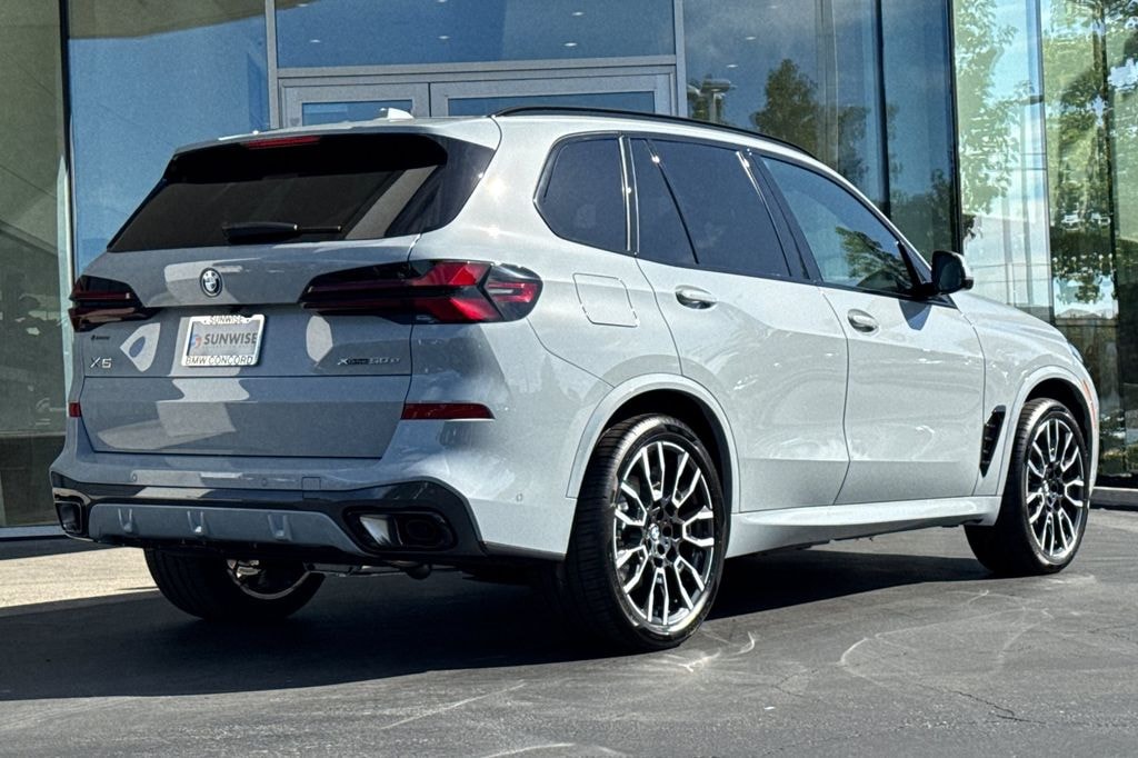 New 2026 BMW X5 PHEV xDrive50e SUV