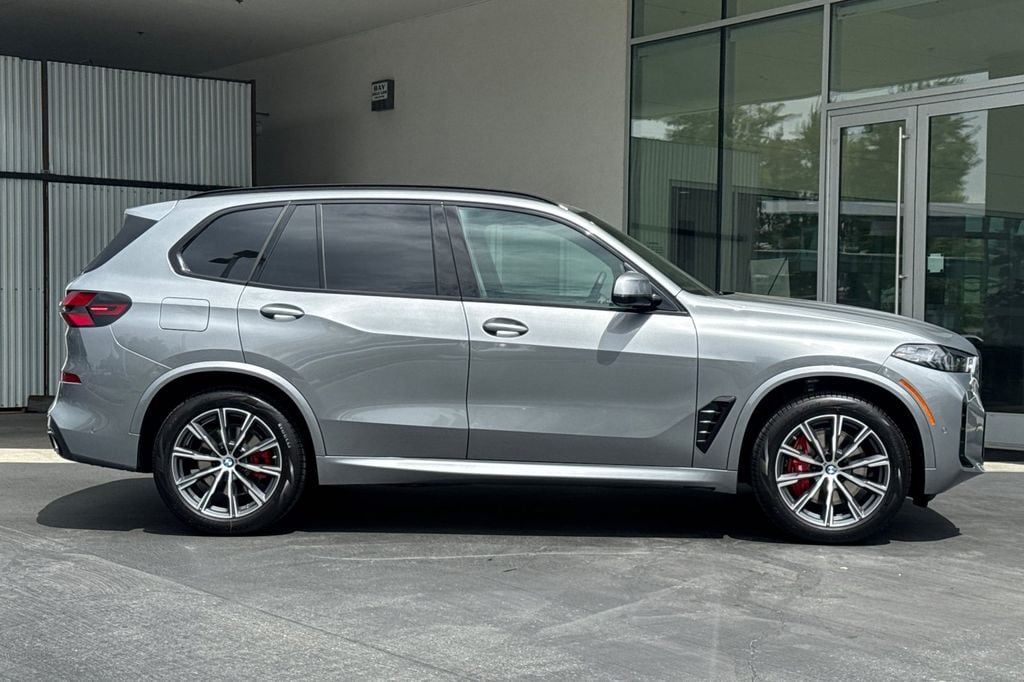 New 2026 BMW X5 xDrive40i SUV