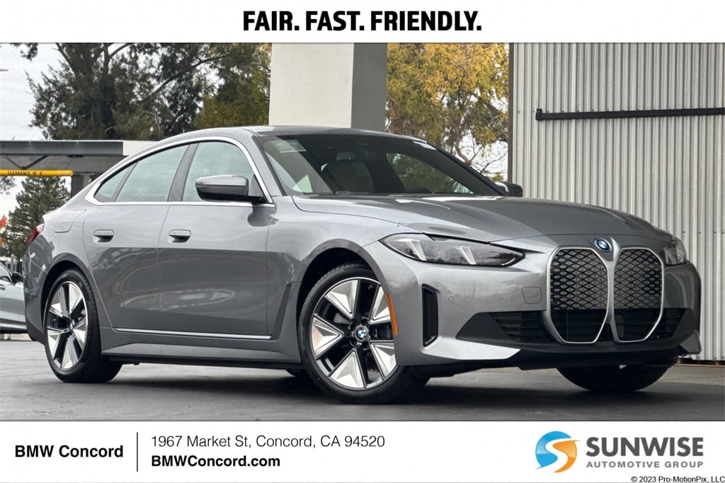 2025 BMW i4 40's photo