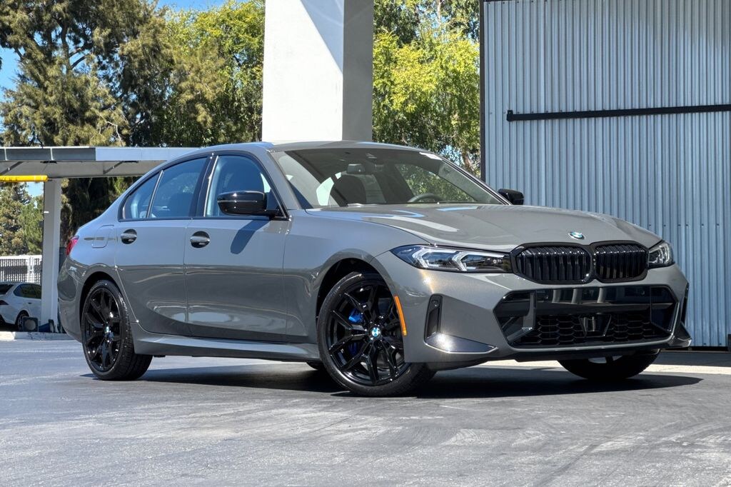 New 2026 BMW 330i Sedan