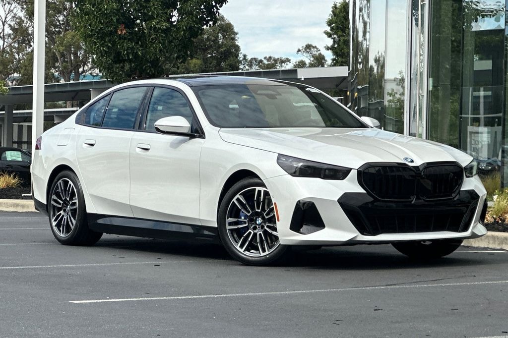 New 2027 BMW 550e xDrive Sedan