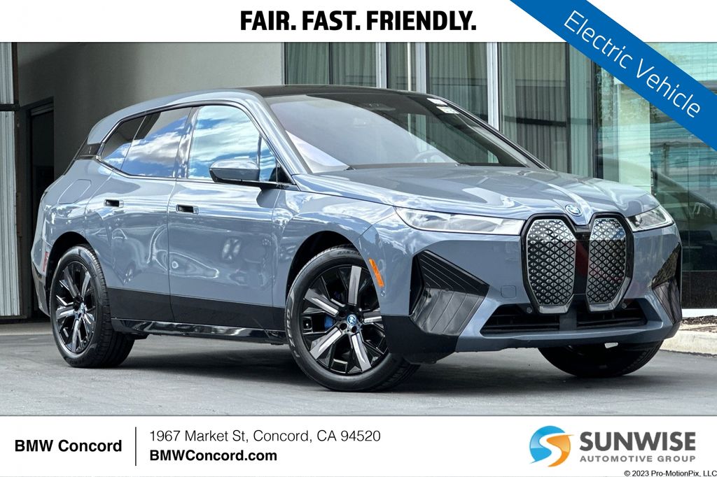 2024 BMW iX xDrive50's photo