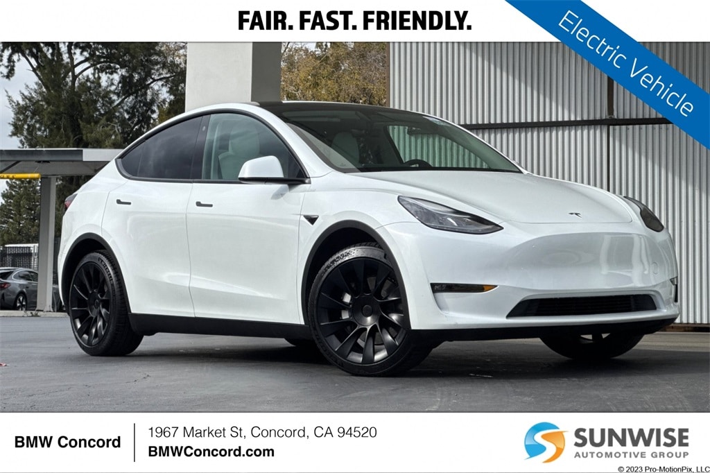 2023 Tesla Model Y Long Range's photo