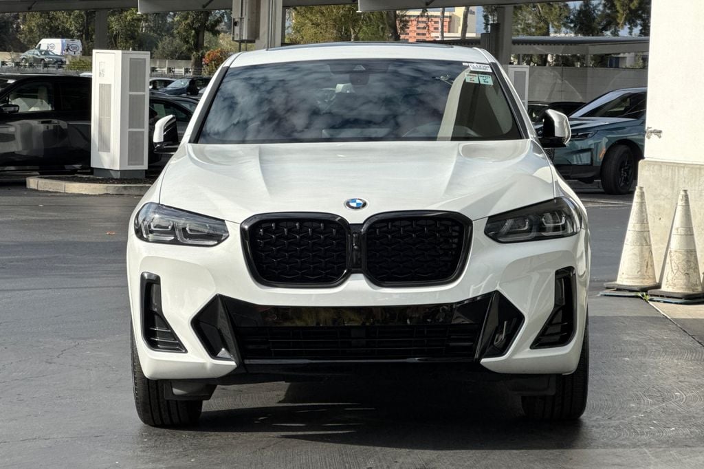 2025 BMW X4 30i - Photo 9