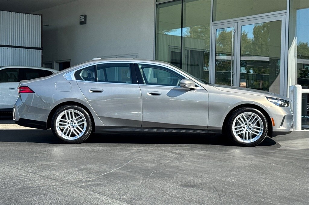 2024 Bmw 530i photo 3