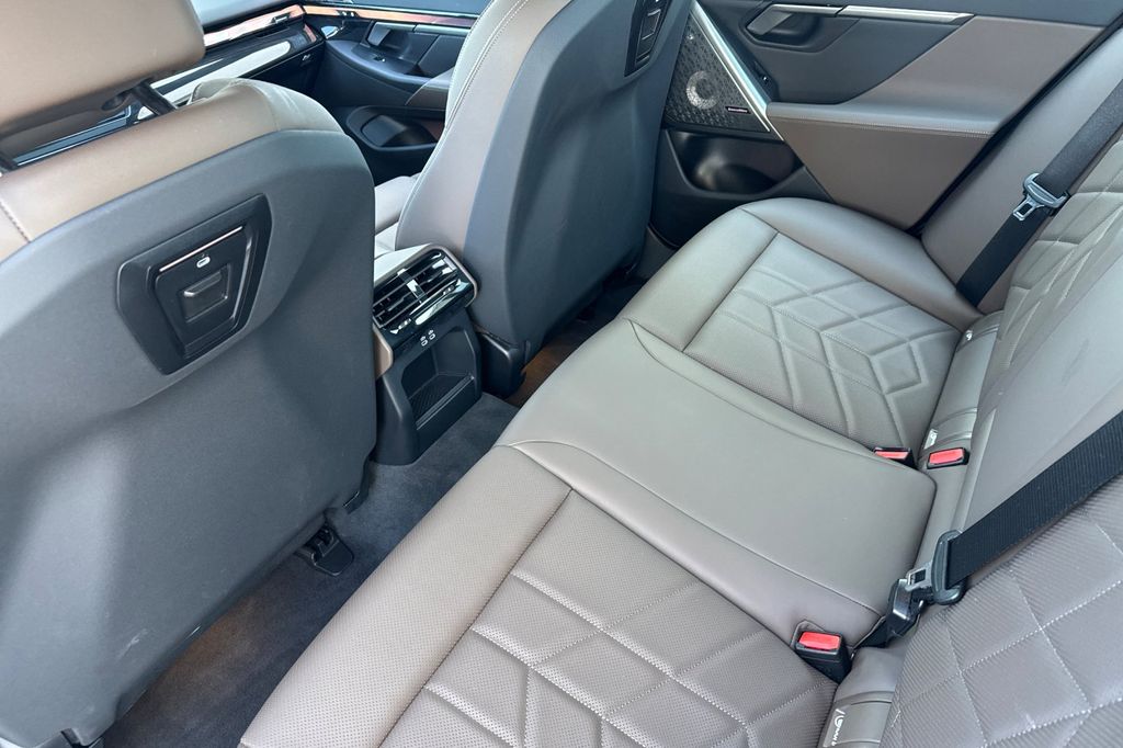 2024 BMW i5 40 - Photo 13