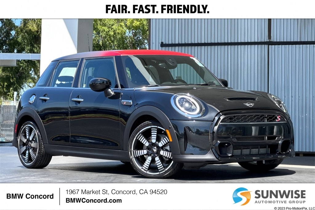 2023 MINI Hardtop 4 Door S's photo