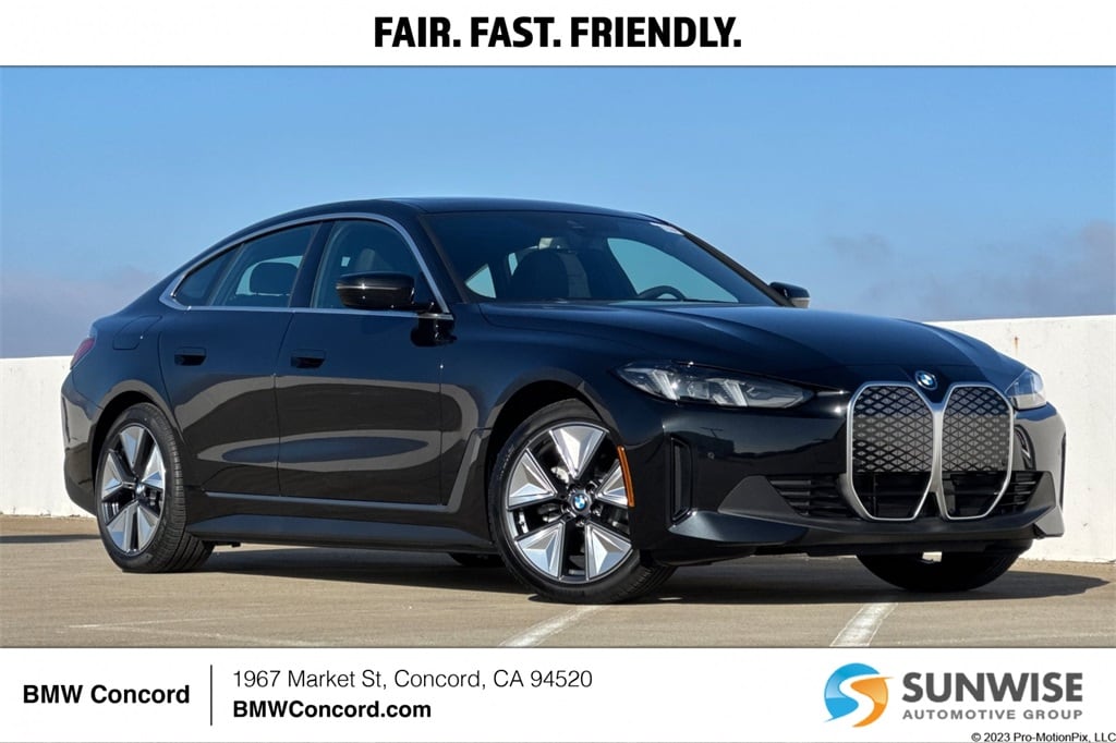 2025 BMW i4 40's photo