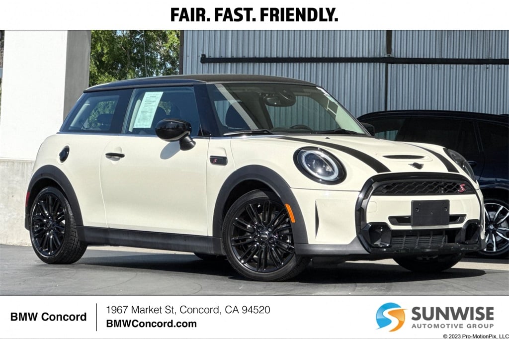 2023 MINI 3 Door S's photo