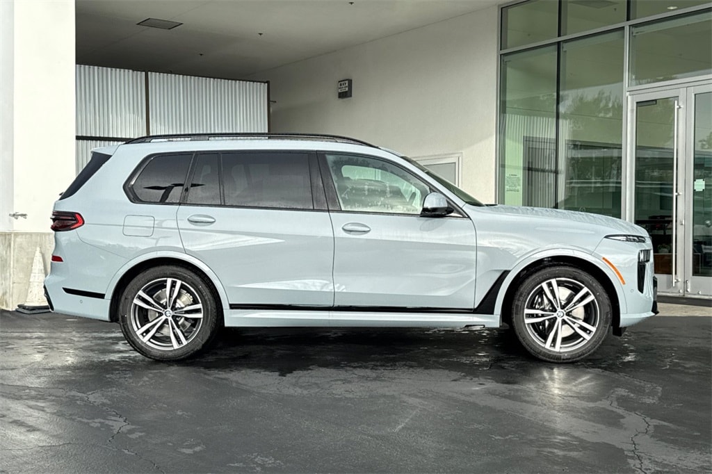 New 2026 BMW X7 xDrive40i SUV