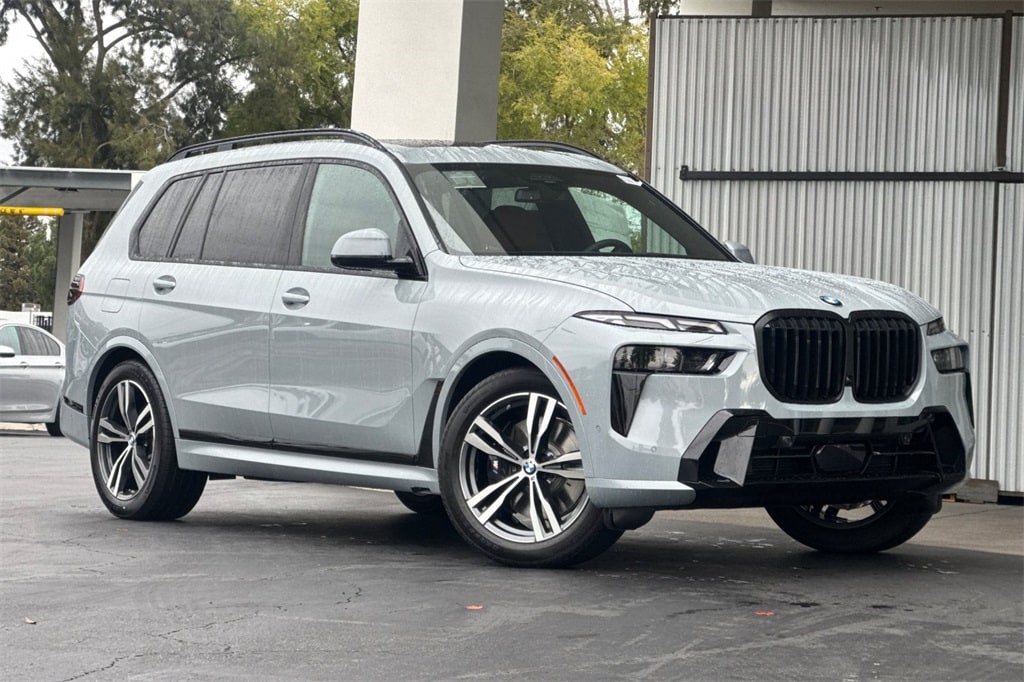 New 2026 BMW X7 xDrive40i SUV