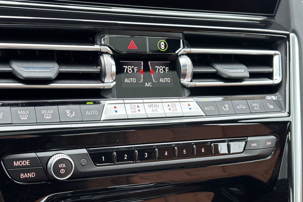 2026 BMW 8 Series 840i - Photo 17