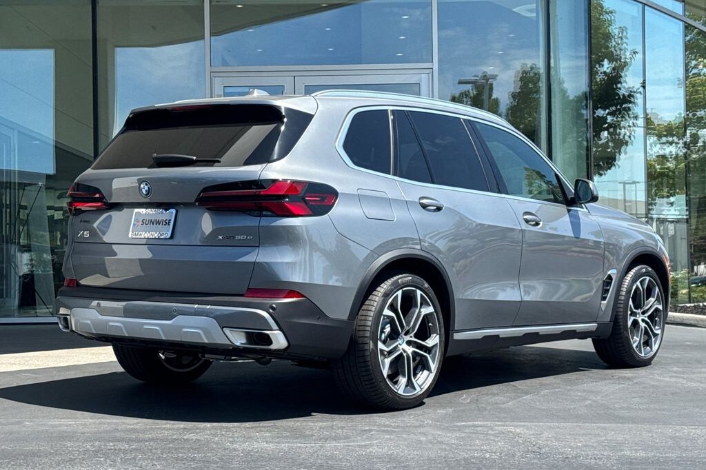 New 2026 BMW X5 PHEV xDrive50e SUV