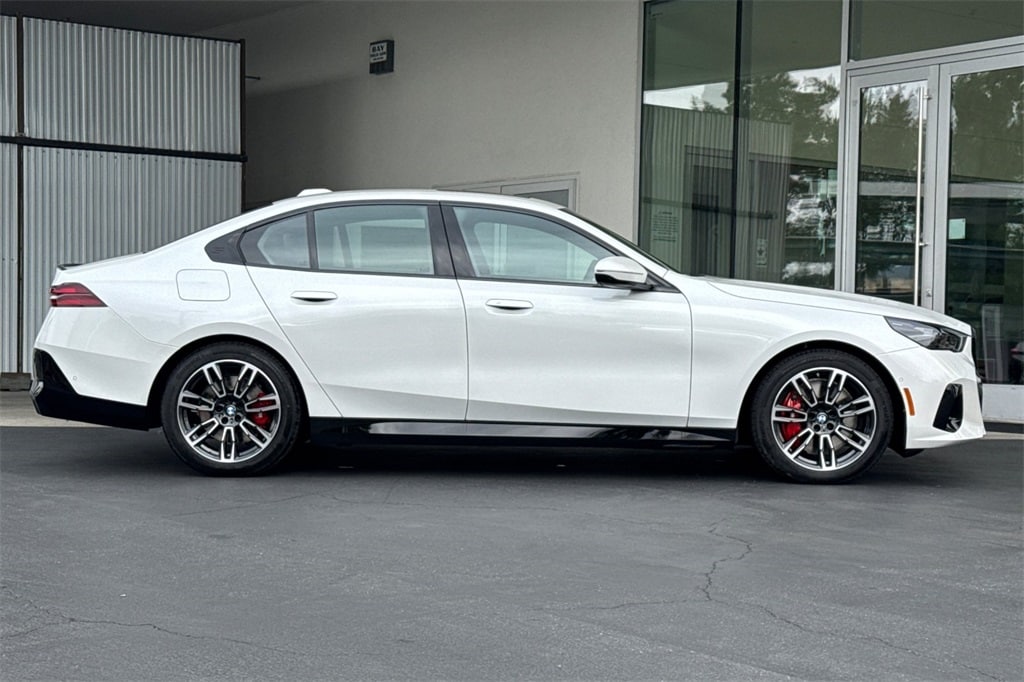 New 2026 BMW 540i xDrive Sedan