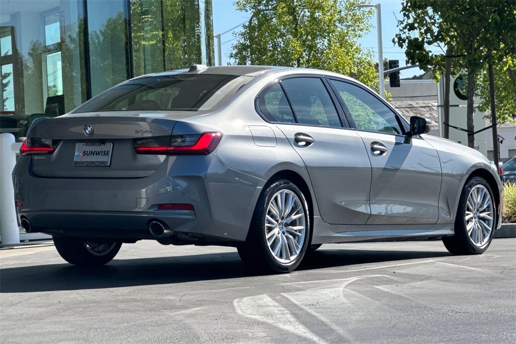 2023 Bmw 330i photo 3