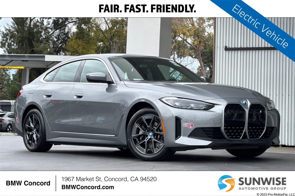 2023 BMW i4 35's photo