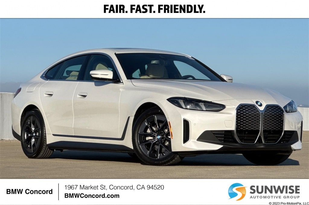 2025 BMW i4 40's photo