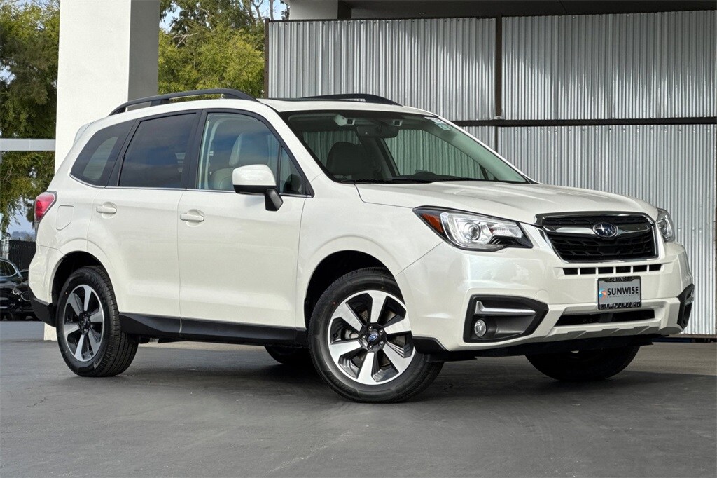 2017 Subaru Forester 2.5i Limited photo 2