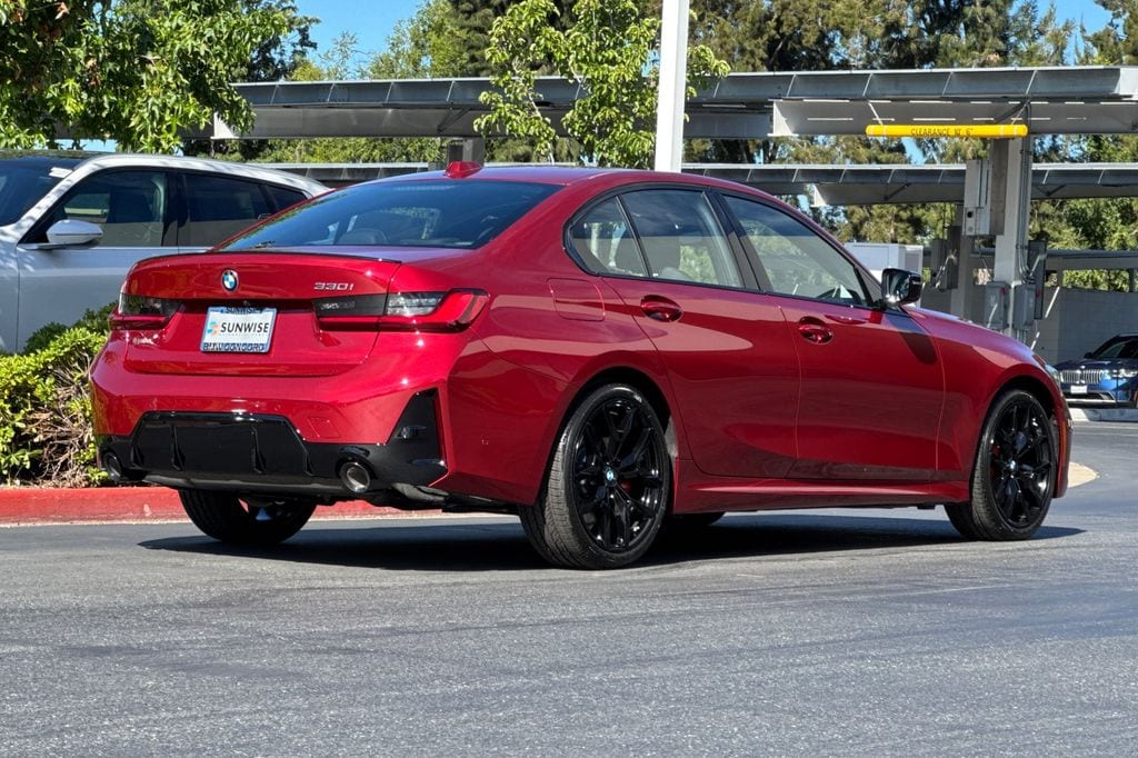 New 2026 BMW 330i Sedan