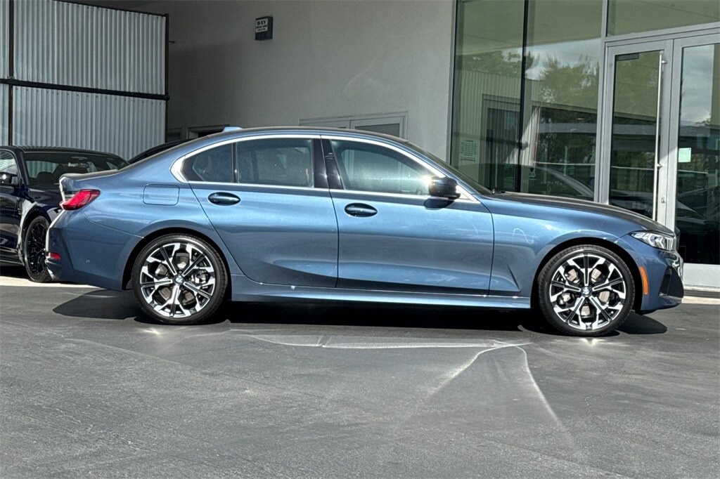 2025 Bmw 330i photo 2