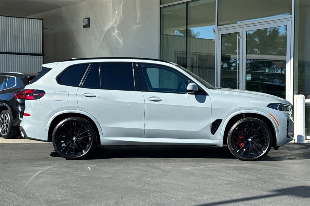 New 2026 BMW X5 xDrive40i SUV