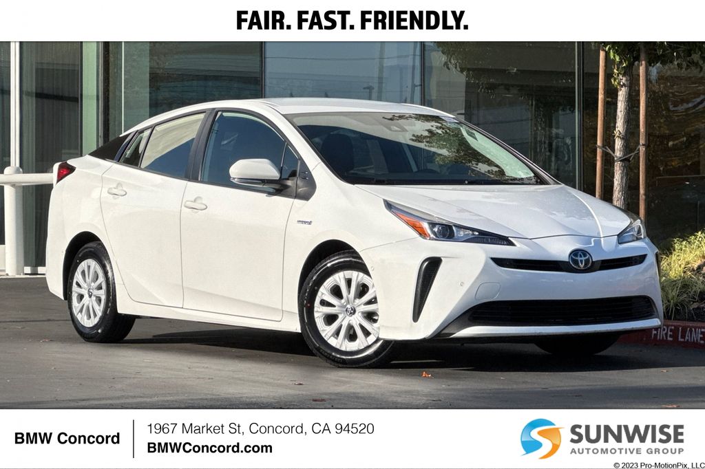 2022 Toyota Prius LE