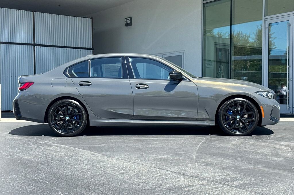 New 2026 BMW 330i Sedan