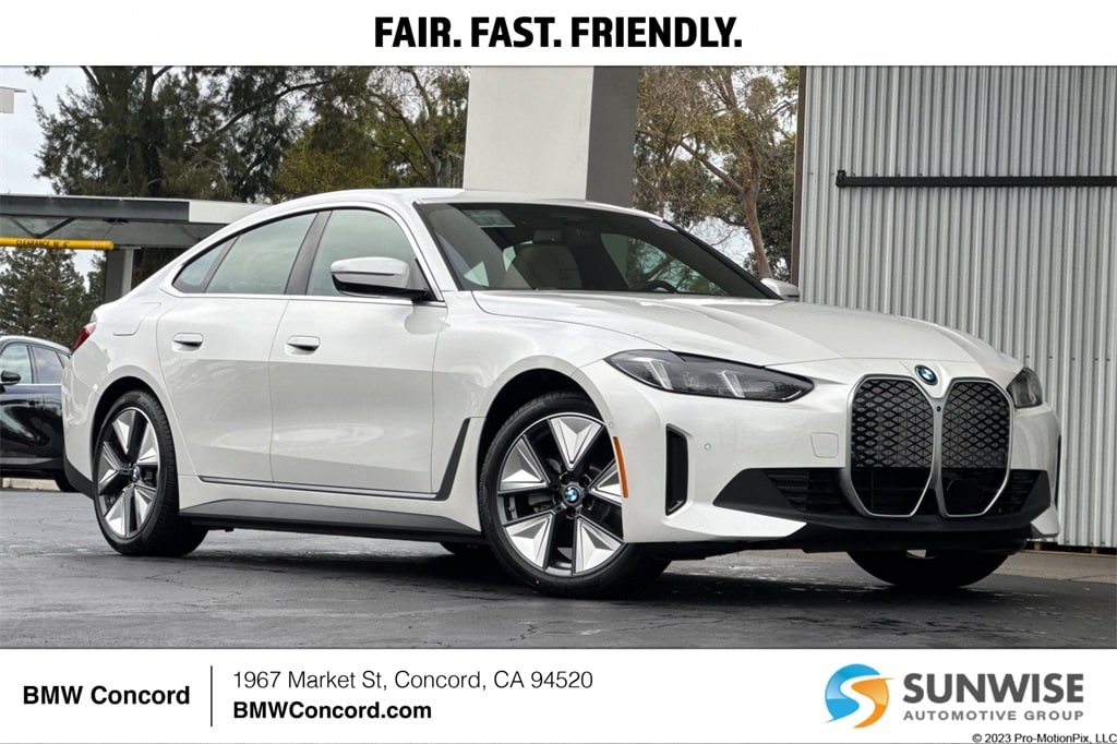 2025 BMW i4 40's photo