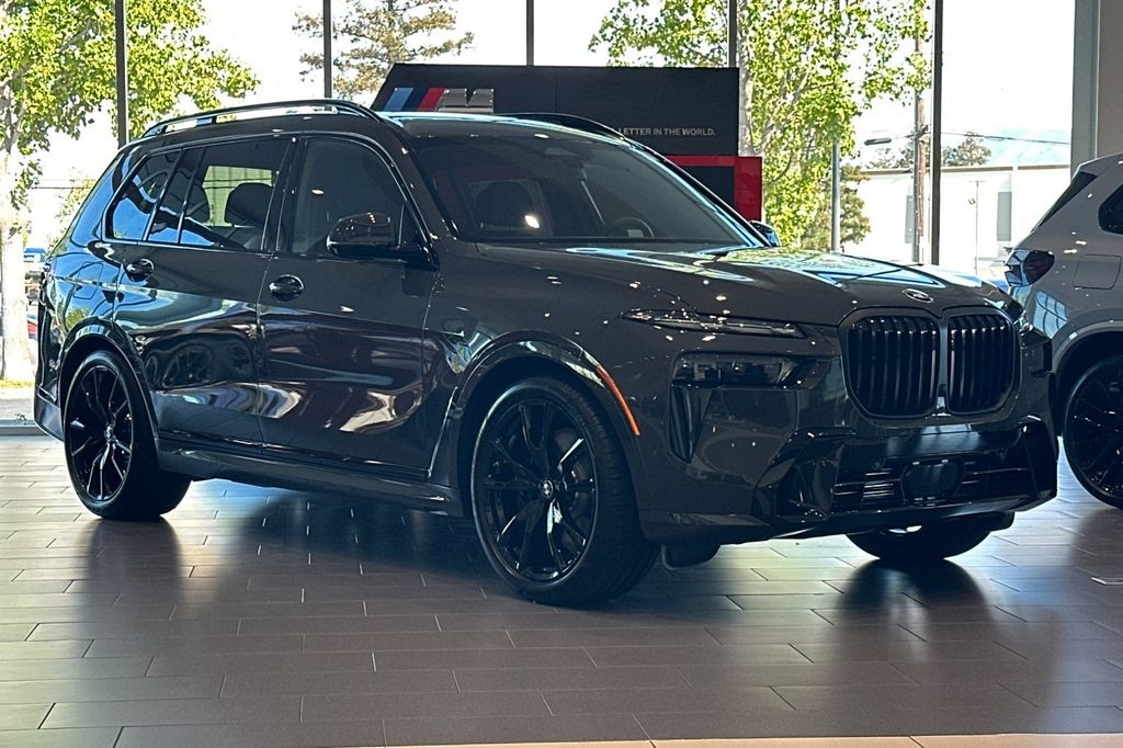 New 2027 BMW X7 xDrive40i SUV