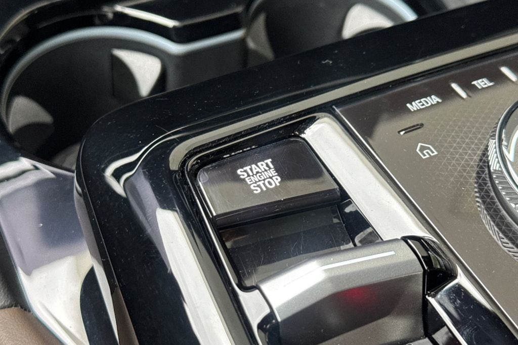 2025 BMW 5 Series 530i - Photo 26