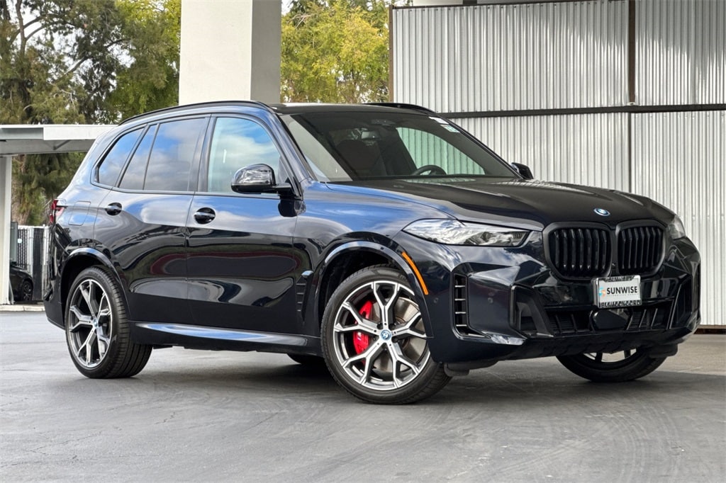 2025 BMW X5 50e's photo
