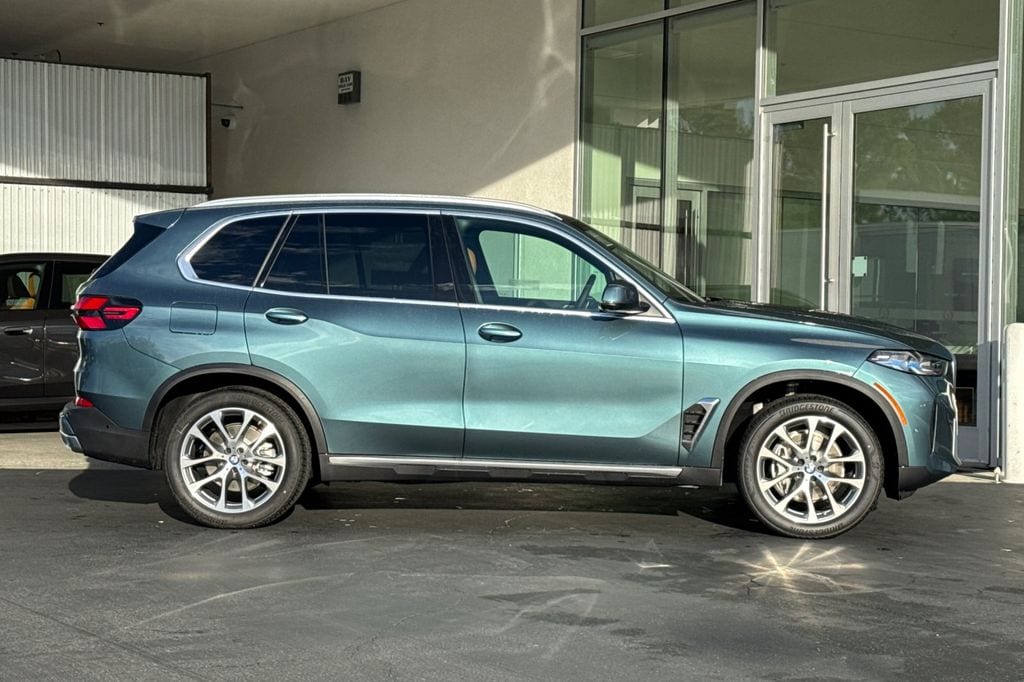 New 2026 BMW X5 xDrive40i SUV