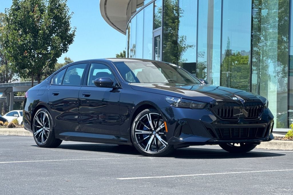 New 2027 BMW 550e xDrive Sedan