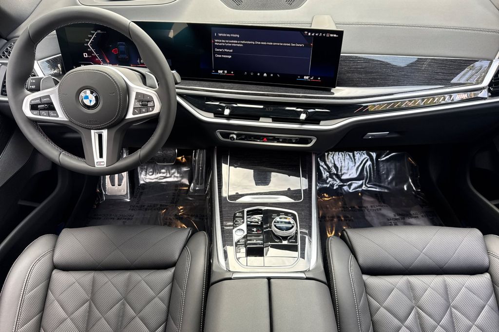2026 BMW X5 M60i - Photo 11