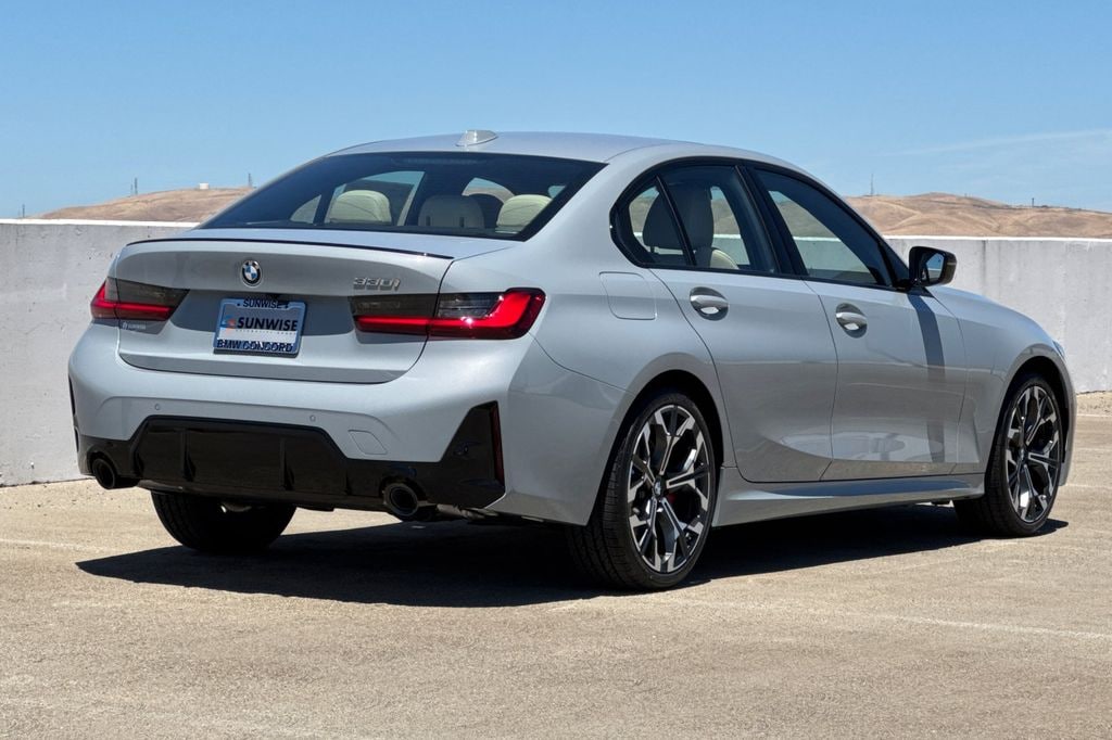 New 2026 BMW 330i Sedan