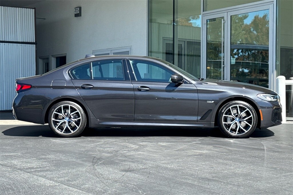 2023 Bmw 530e xDrive photo 2