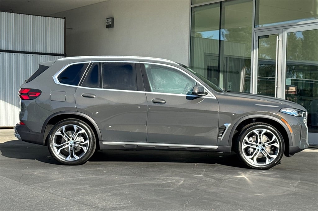 New 2026 BMW X5 xDrive40i SUV