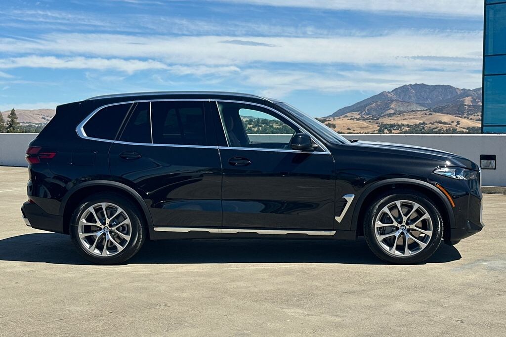 New 2026 BMW X5 PHEV xDrive50e SUV